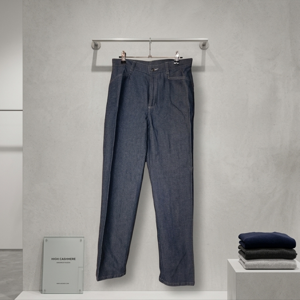 NWT-Lizwear Classic Blue Jeans. Size 10.  100% Cotton